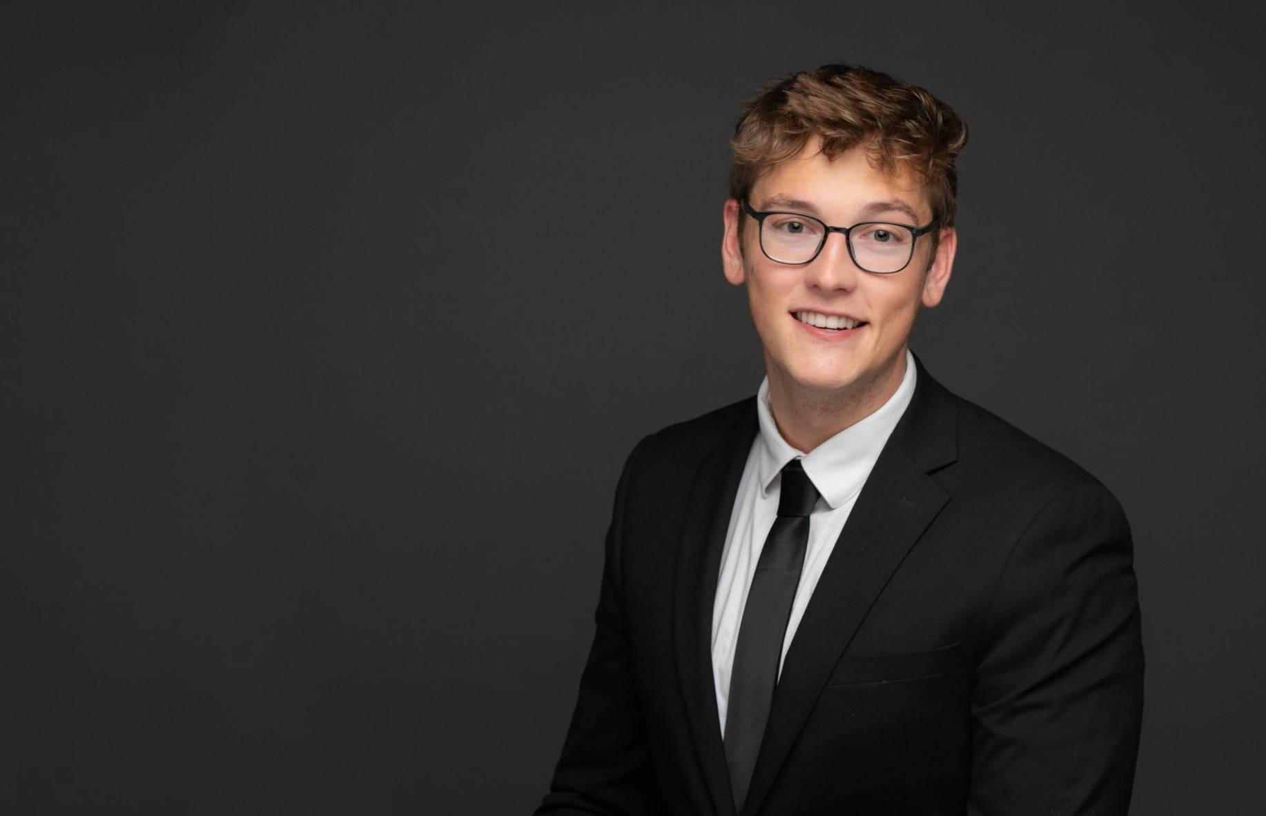 Headshot of Hunter Rich